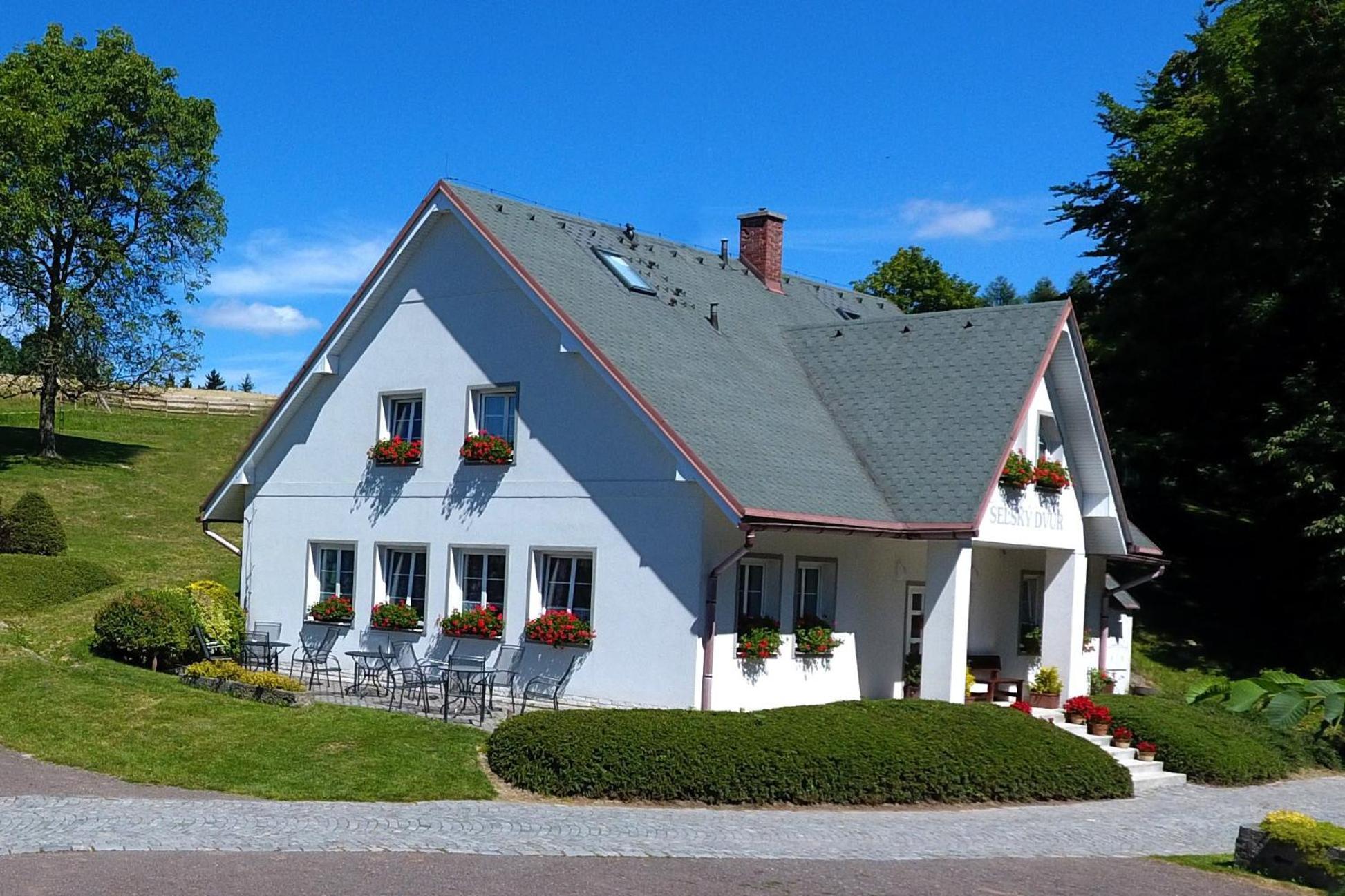 Отель Selsky Dvur 1 Полице-над-Метуйи Экстерьер фото